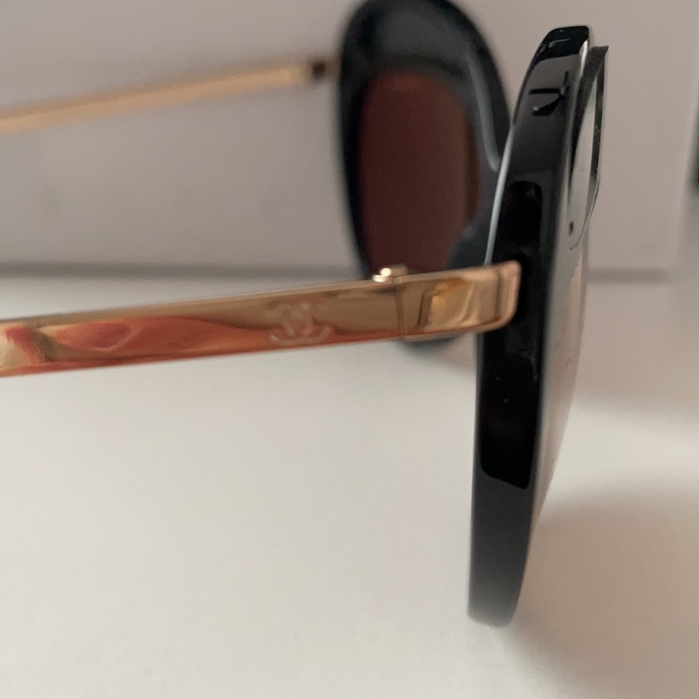 Chanel Subglasses - Picture 3 of 4